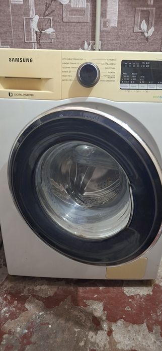 Продам стиральную машину!!