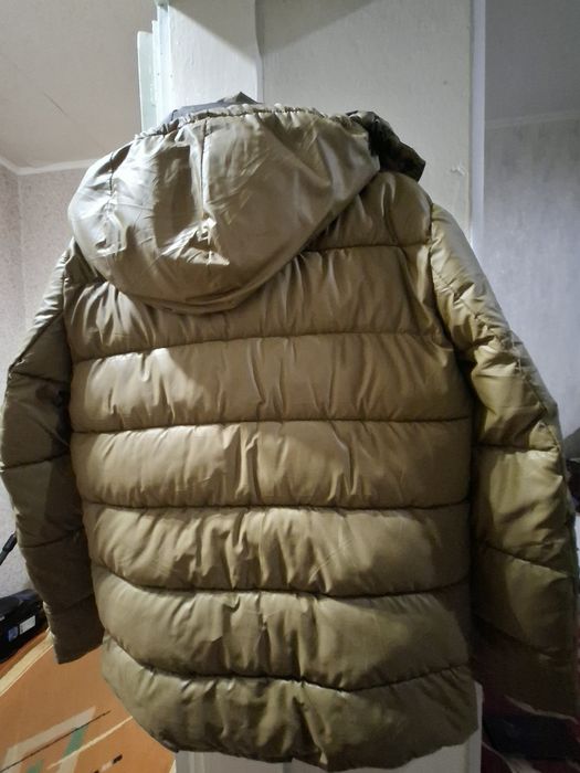 Тепла. Легка та зручна зимова курточка.