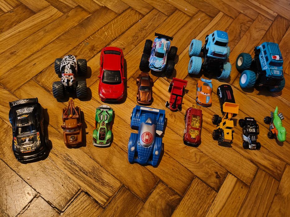 Samochodziki zabawki dla chłopca ok. 20 sztuk