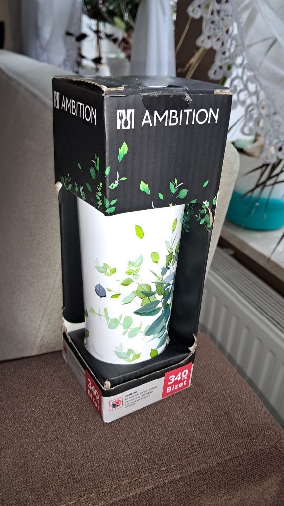 Nowy kubek termiczny Ambition w kolorze białym.