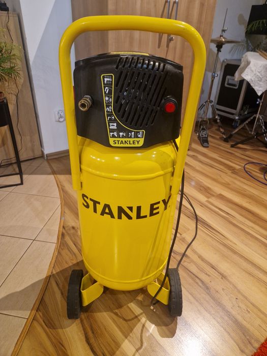 Kompresor bezolejowy Stanley D230/10/50V 222ltr/min Toruń