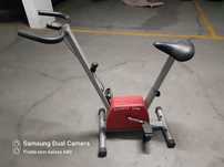 Bicicleta fixa fitness