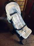 Cybex Gold Beezy z uprzężą One-Pull kolor Fog Grey