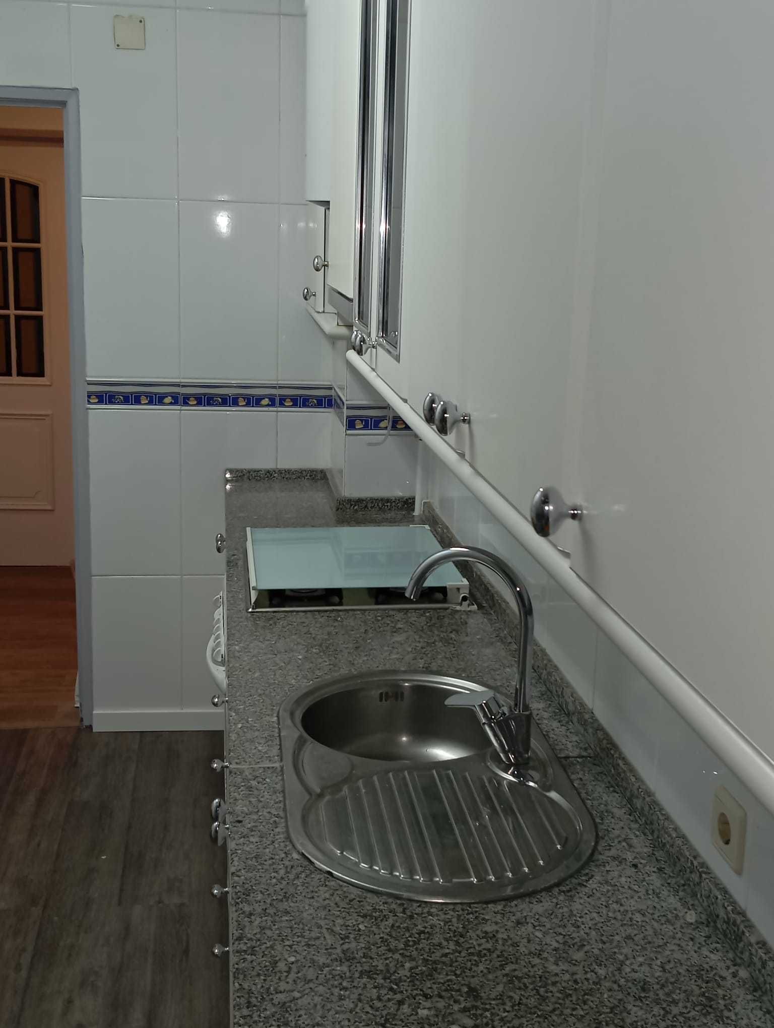 Quarto menina apartamento remodelado Cacém de Cima