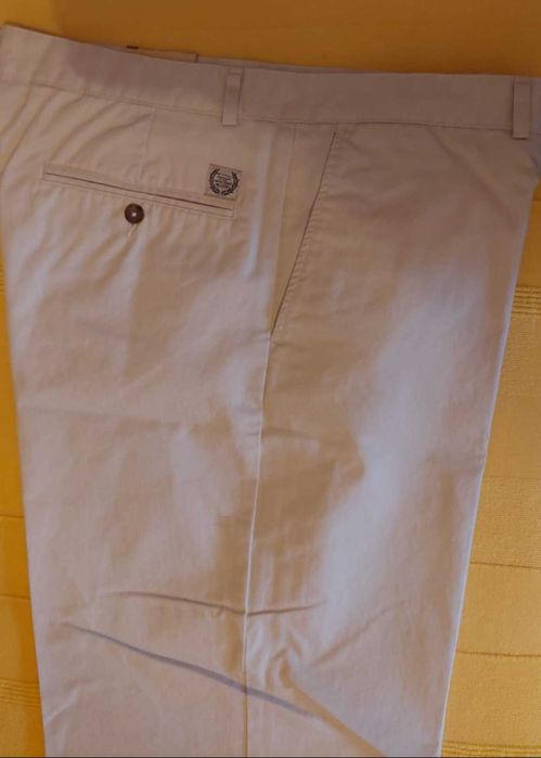 Calças homem modelo "chino"