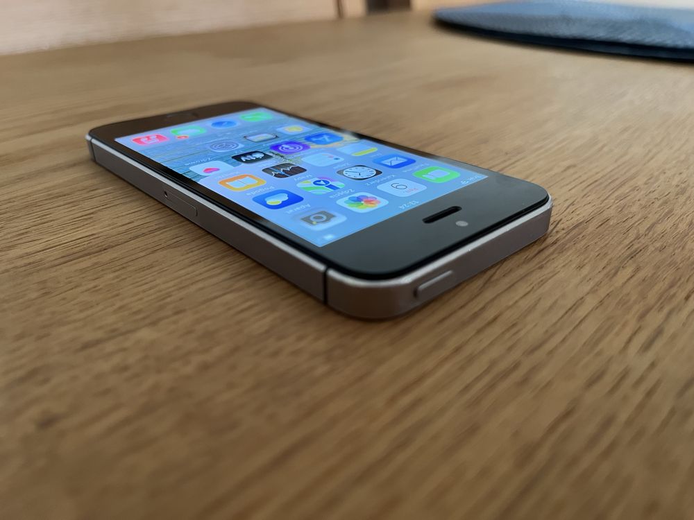 iPhone SE 32 GB srebrny
