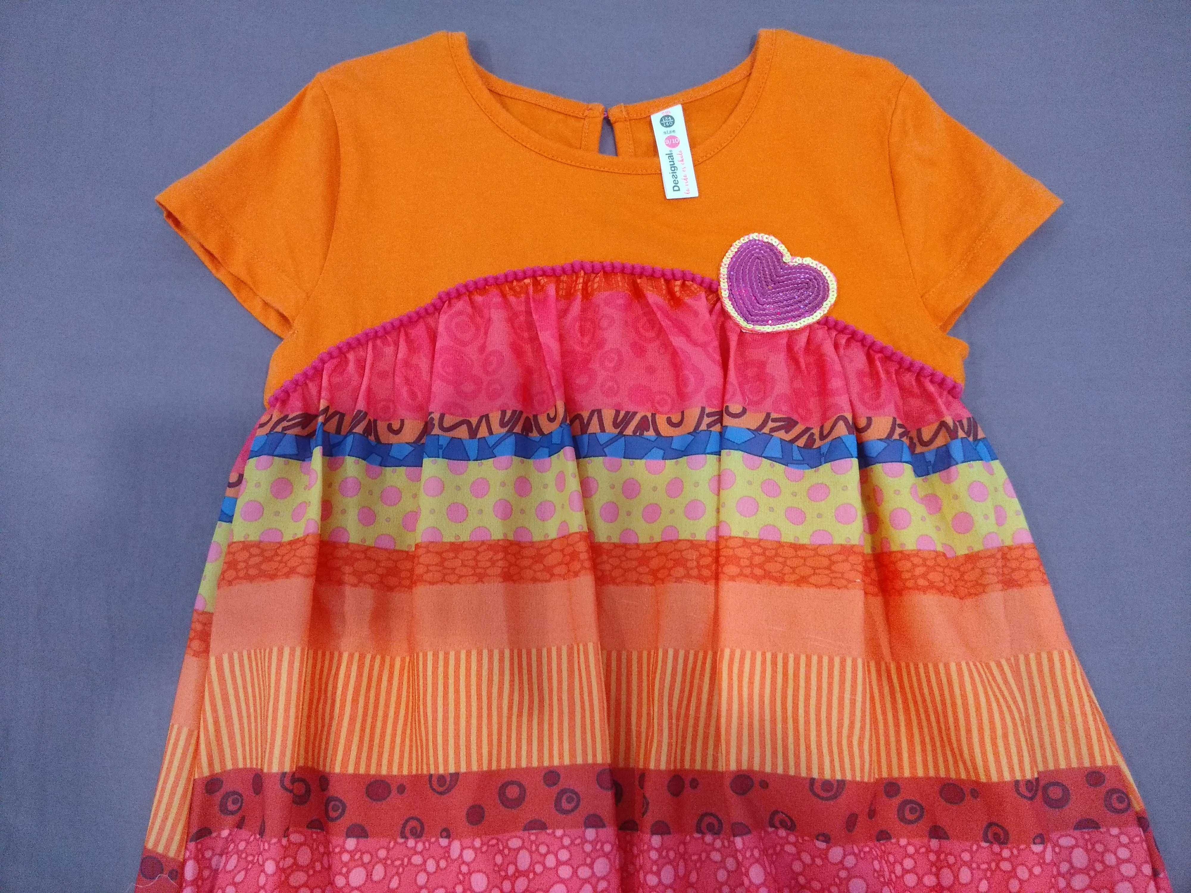 Vestidos marca Desigual como novos