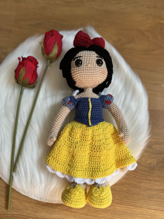 Boneca Branca de Neve em croche / amigurumi