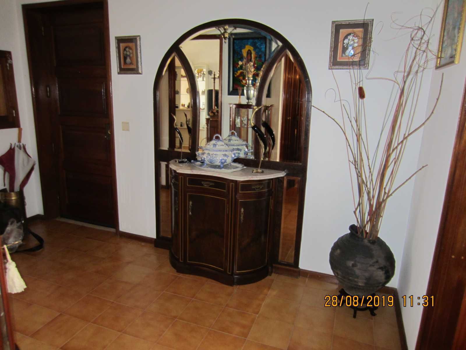 Alugo apartamento no centro de Alijó