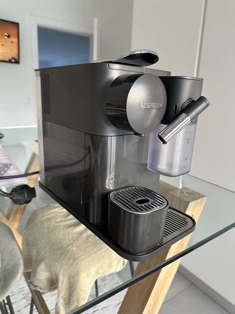 Máquina café - Nespresso