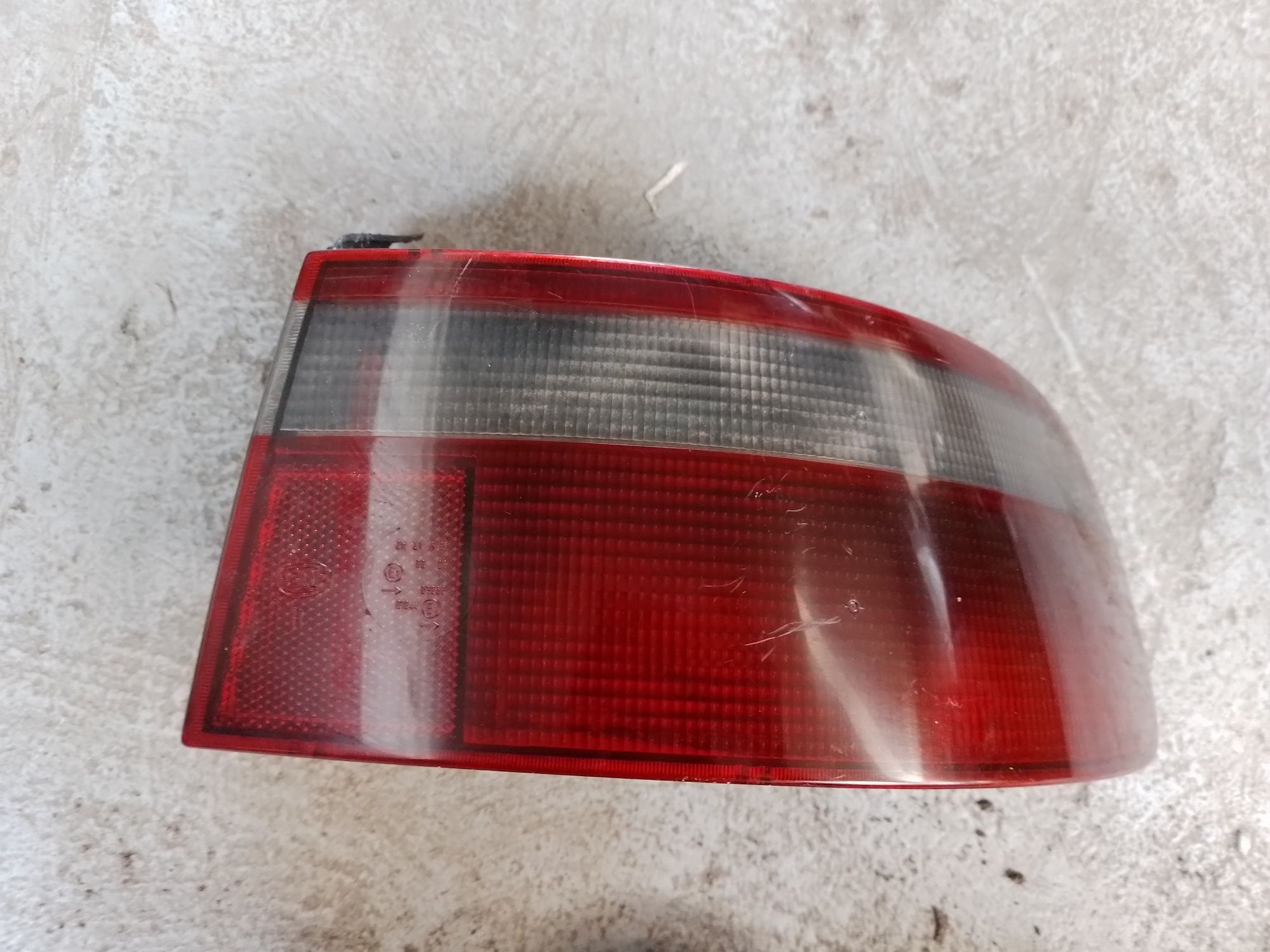 Lampa  tył tylna prawa honda accord 5 V 93-98