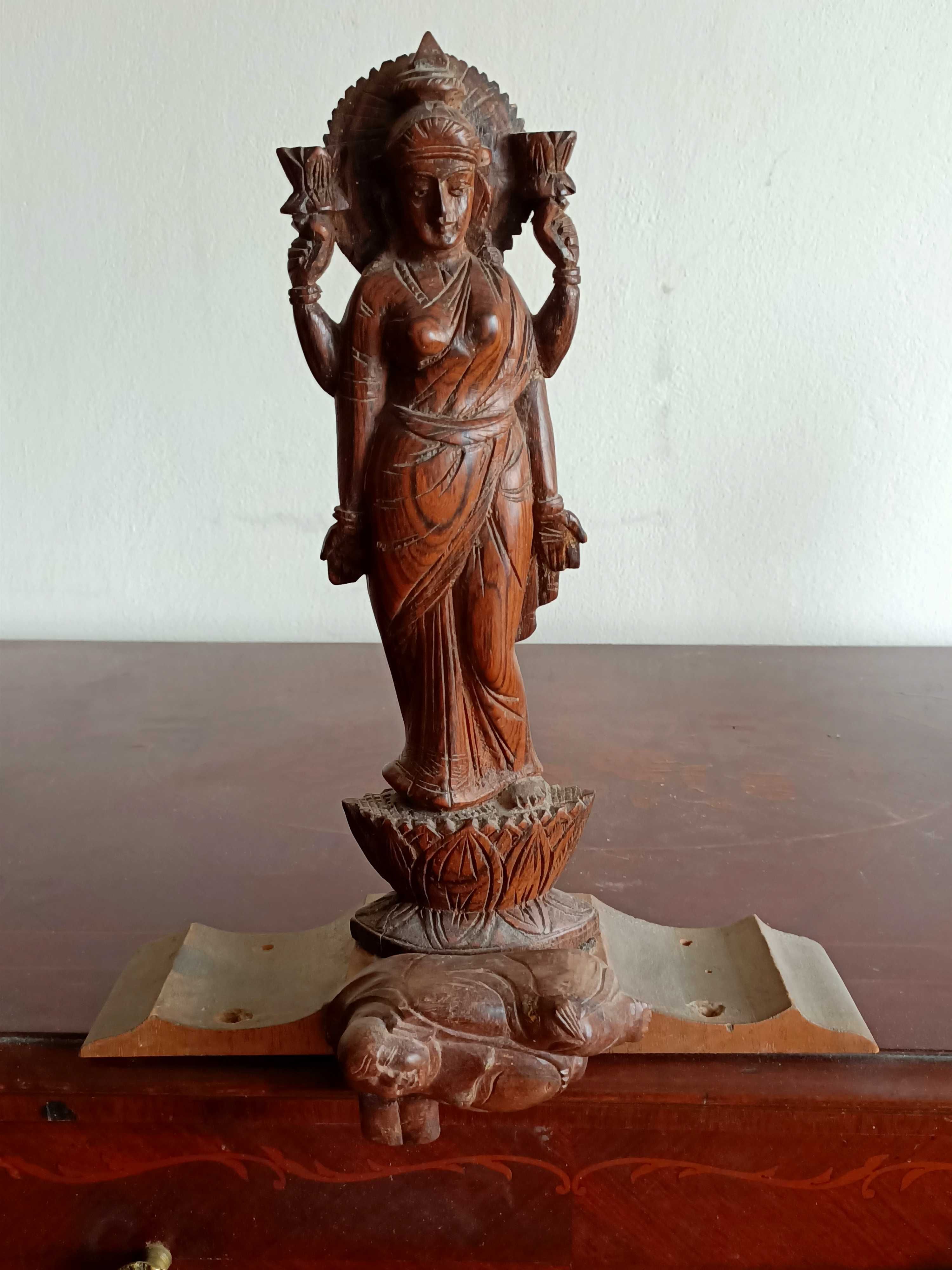 Figurka z drewna egzotycznego bogini Lakshmi