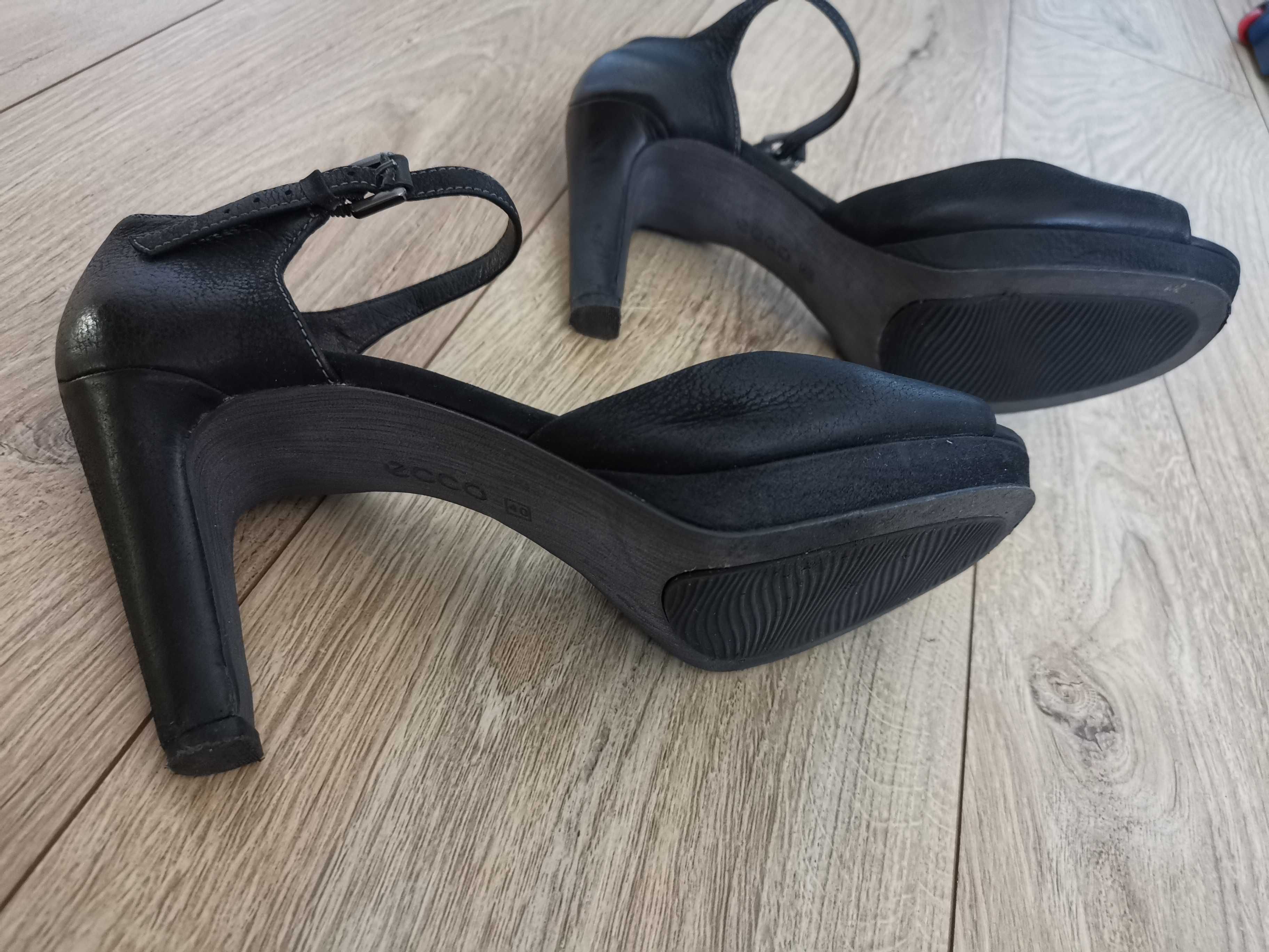 Sandały ecco 40, czarne, obcas, wkł. 26 cm