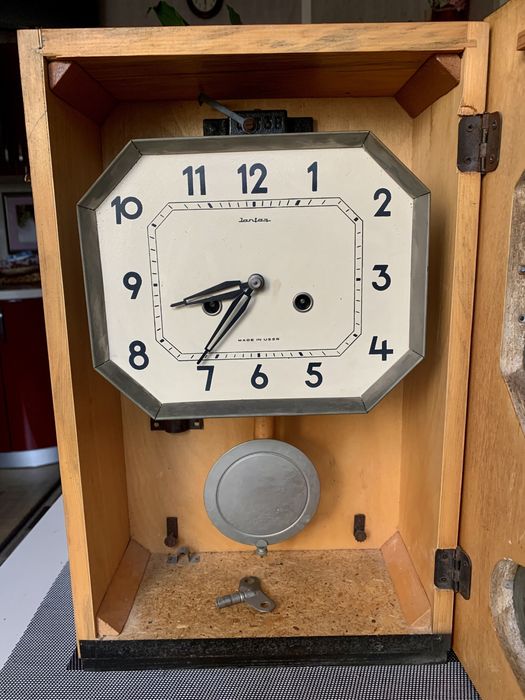 Часы куранты настенные с боем ,,Янтарь ,,СССР