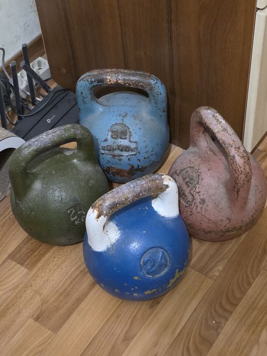 Продам гири 32 и 24 кг