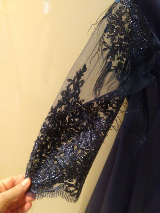 Piękna granatowa elegancka sukienka