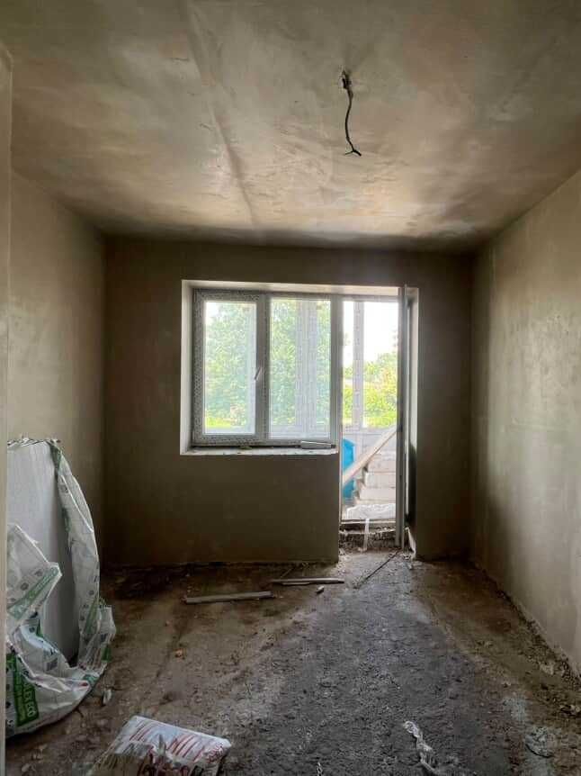 Продам квартиру в центрі Бородянки