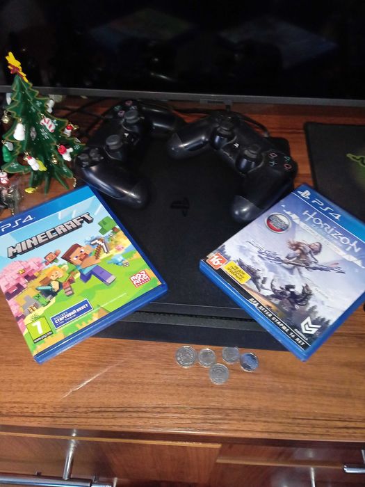 Продам Sony PS4,в гарному стані