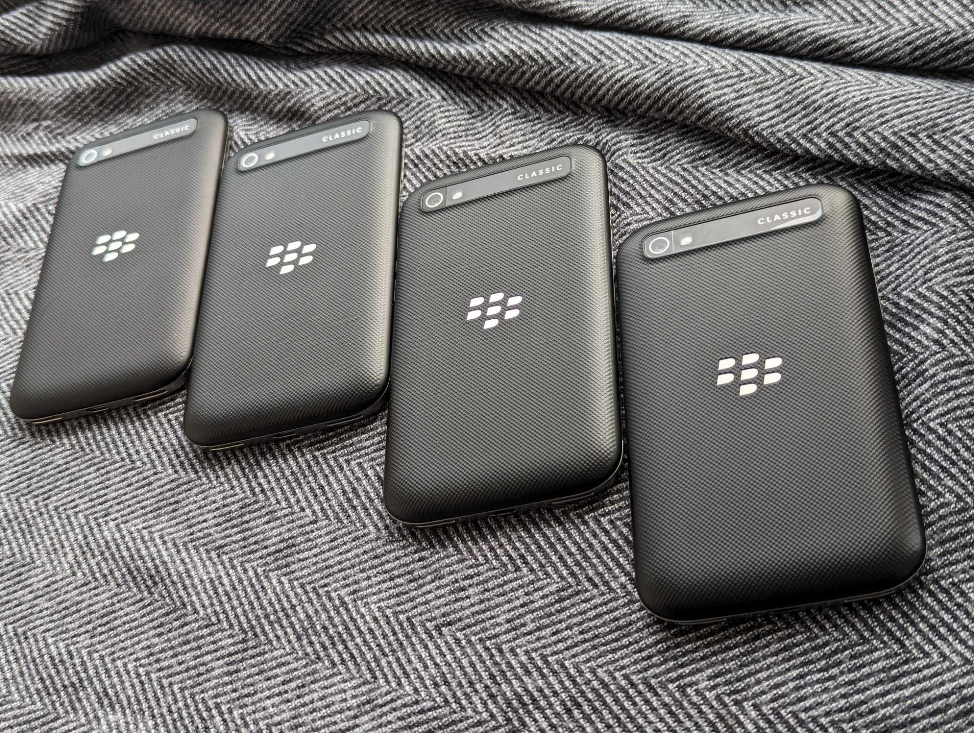 BlackBerry Classic Q20 в Новому стані