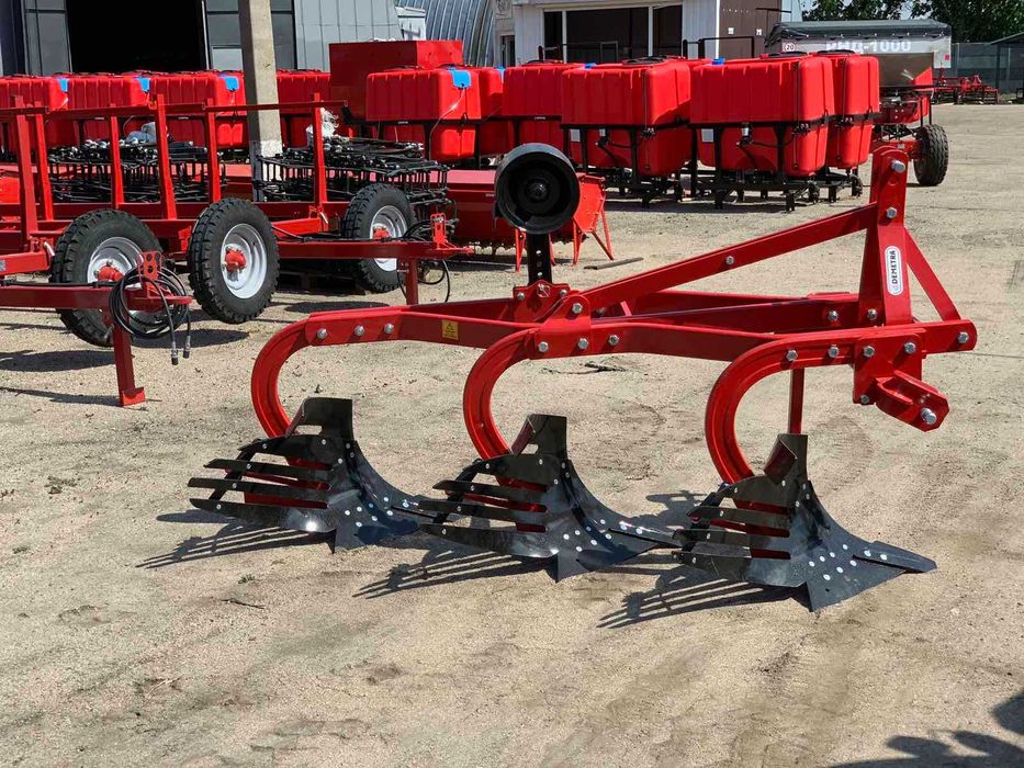 Плуг 3 корпуса ексцентричний UNLU Деметра перьевой отвал МТЗ 80 МТЗ 82