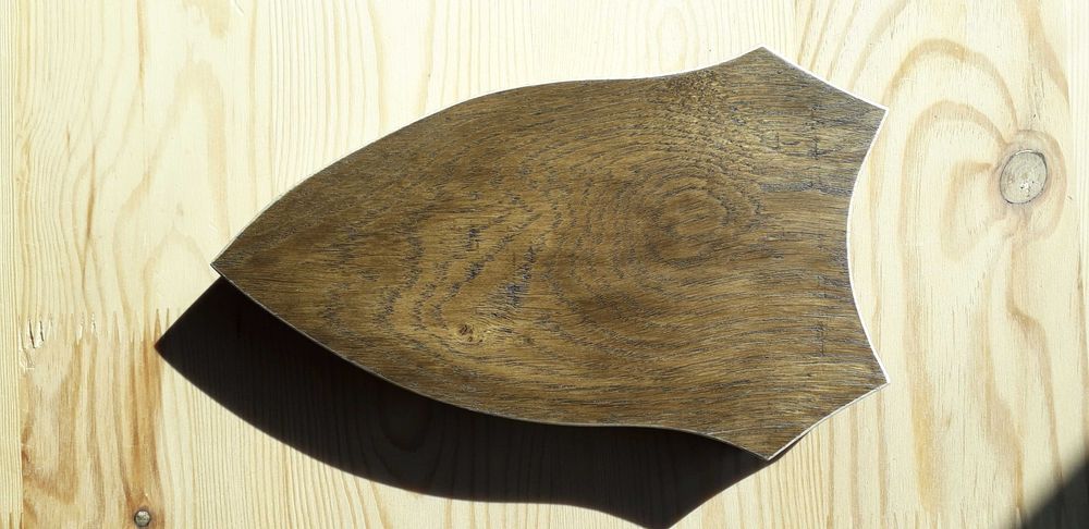 Deska pod trofeum kozła.