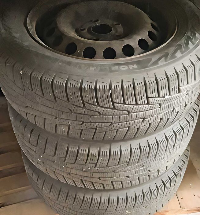 Зимова резина + диски (195/65 R15 Nokian)