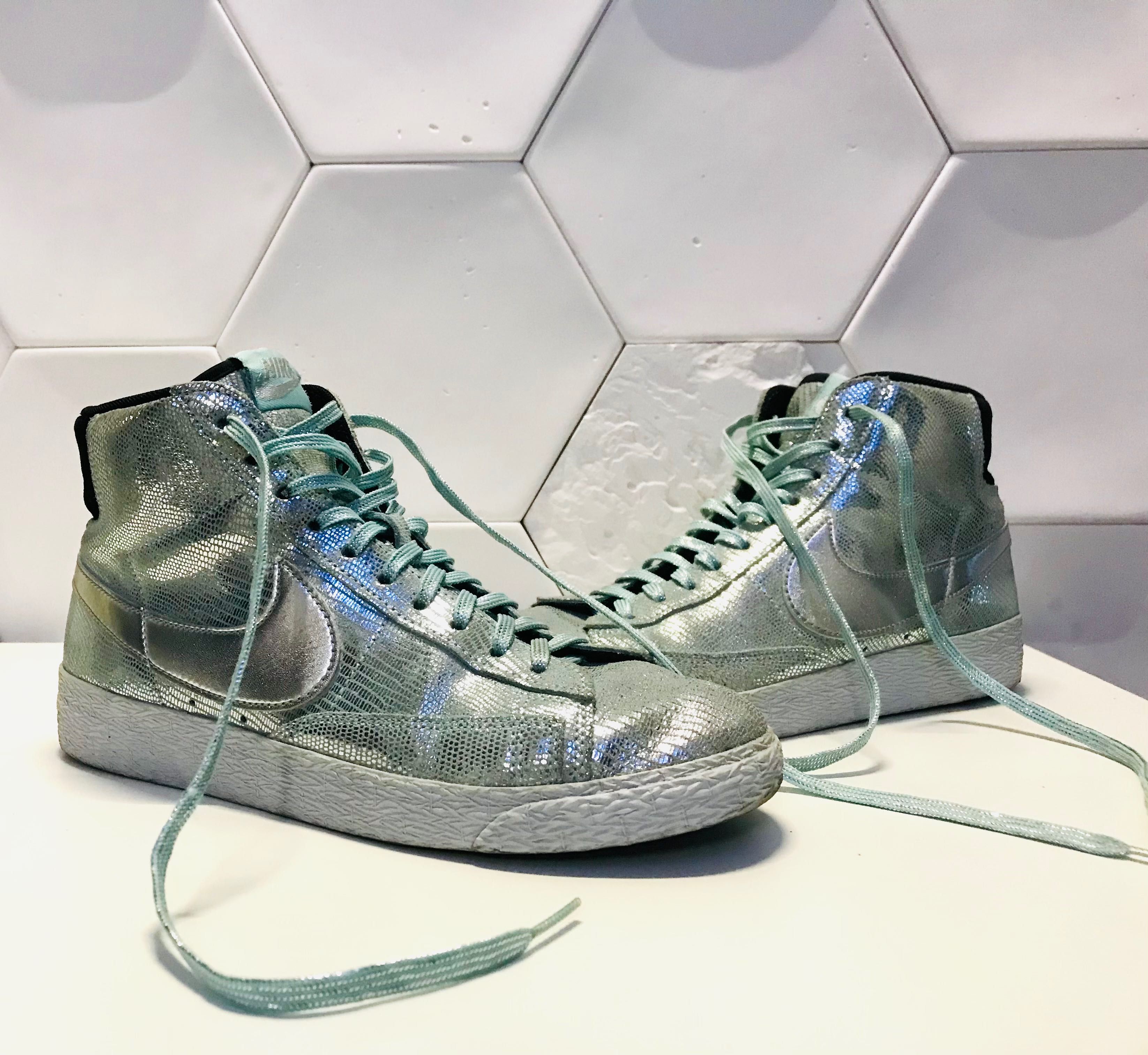 Trampki Nike: Womens Blazer Mid Qs Disco Ball Metallic Silver Metallic