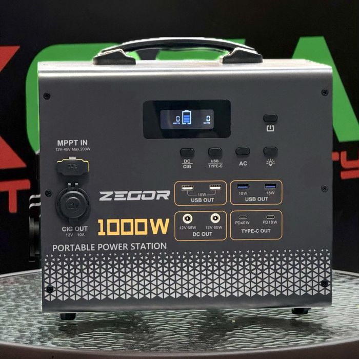 Портативна зарядна станція Zegor YC1100 з дисплеєм