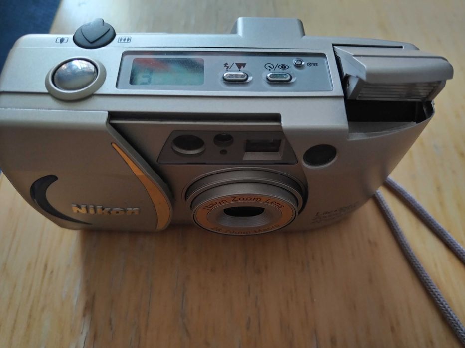 Фотоапарат Nikon ZOOM 70WS AF QUARTZ DATE