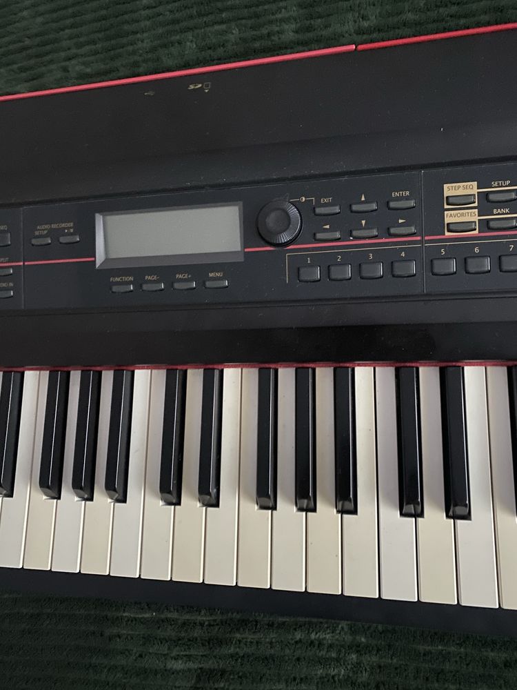 Korg kross 2 піаніно цифрове електричне