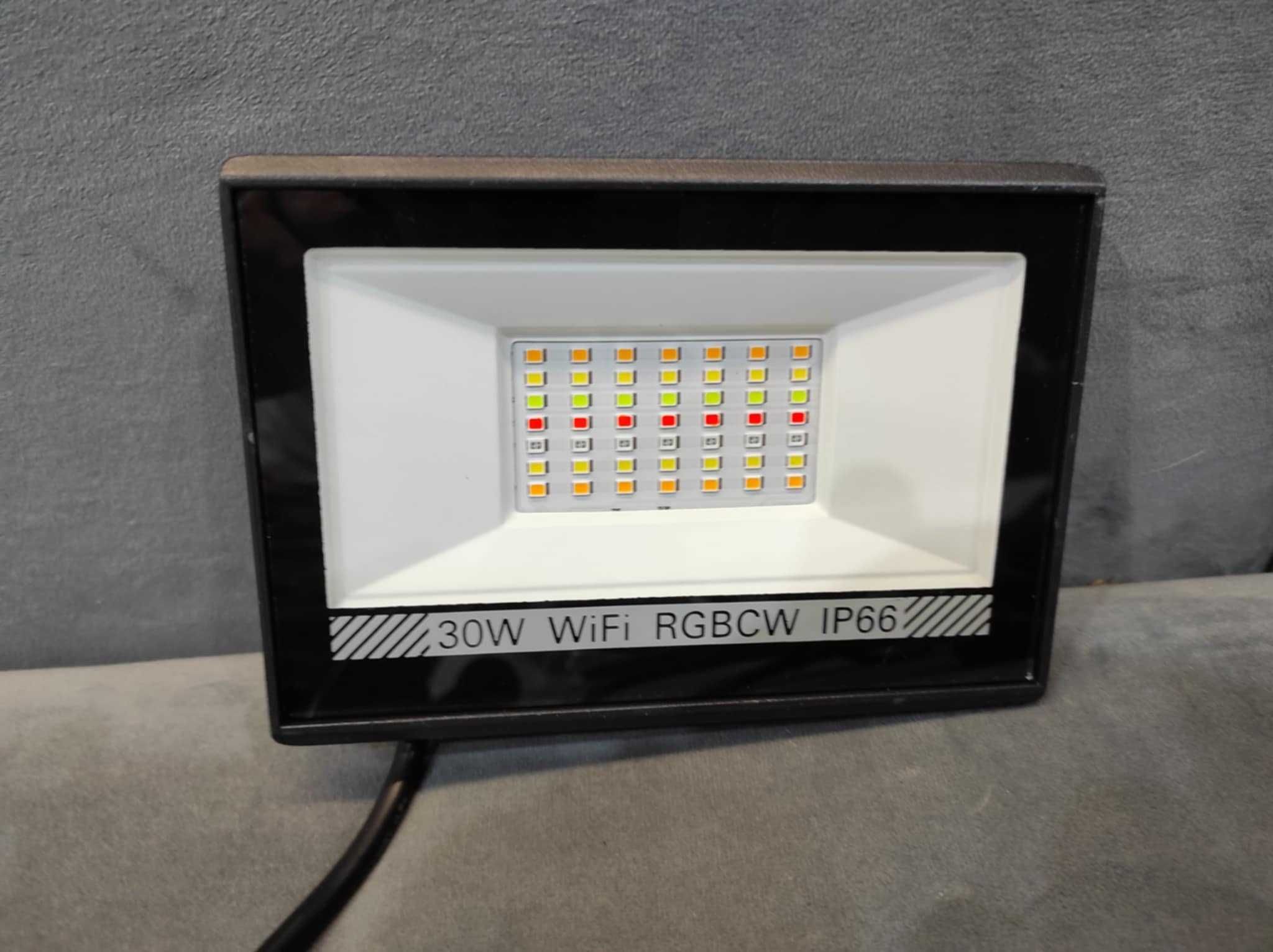 Zestaw reflektorów zewnętrznych LED RGB, Aplikacja, Pilot. 4 sztuki !!