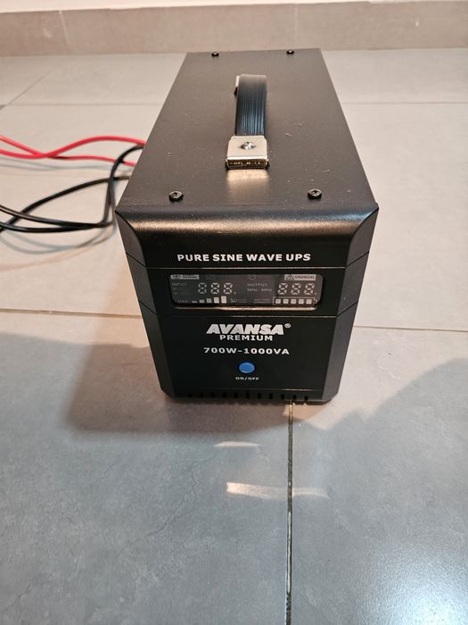 Источник бесперебойного питания/инвертор Avansa 12В-220В 700W 1000VA..