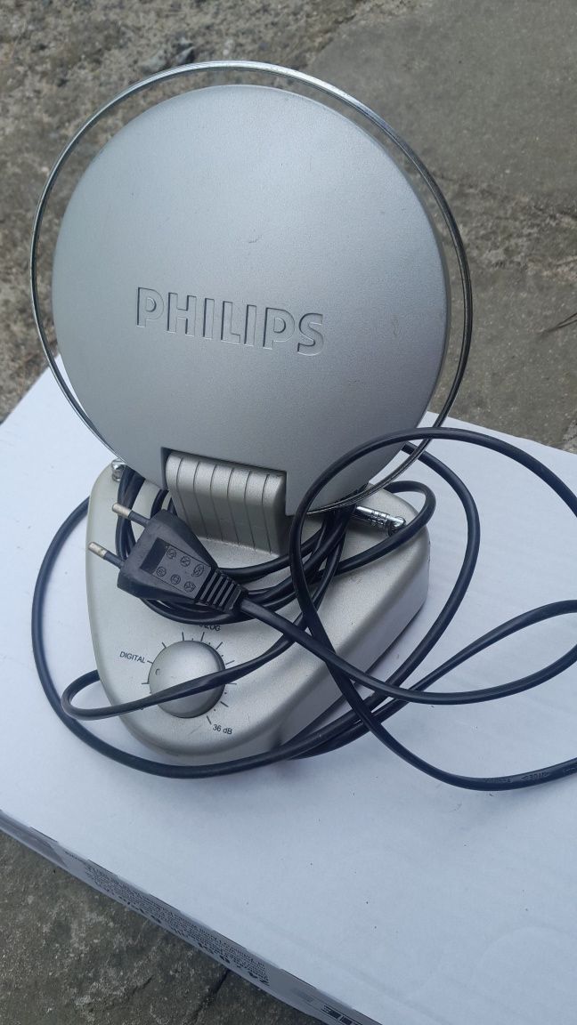 Antena wzmacniacz antenowy tv Philips db vcr 1350 s