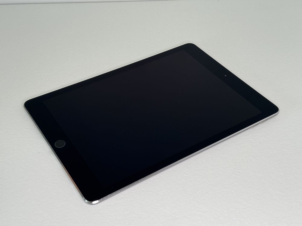 iPad Pro 9.7 (A1674) - 32GB - Cellular (LTE) - faktura VAT 23%