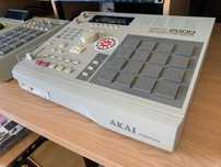 Sampler Akai MPC2000 Classic
