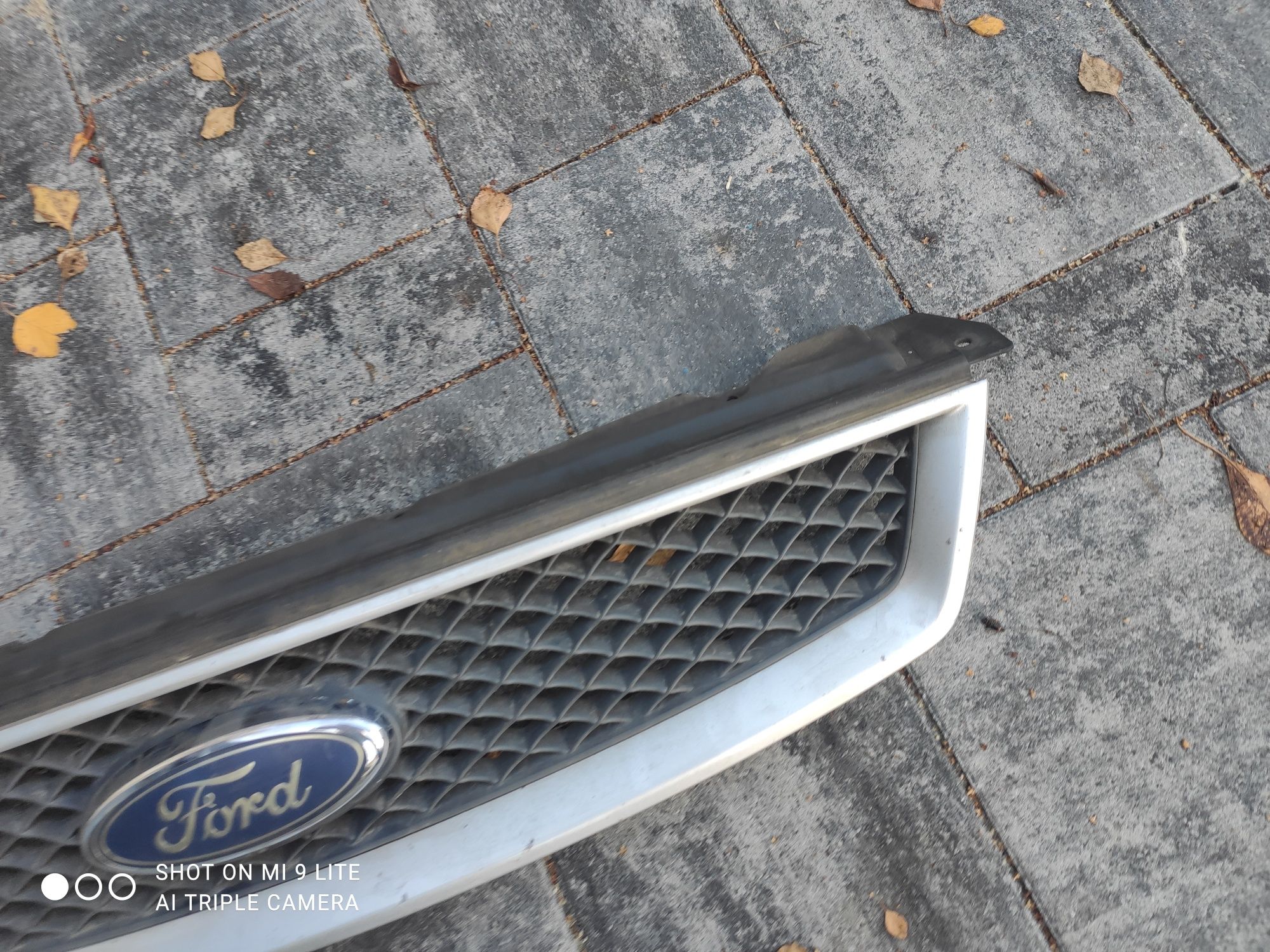 Grill przedni przód Atrapa chłodnicy  Ford Focus MK2 oryginał Srebrny