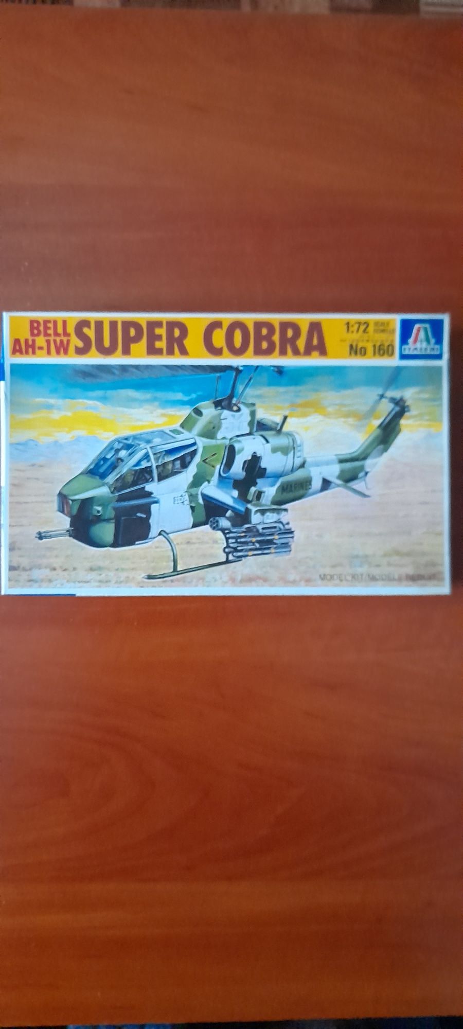 Helikopter Bell AH-1W SUPER COBRA