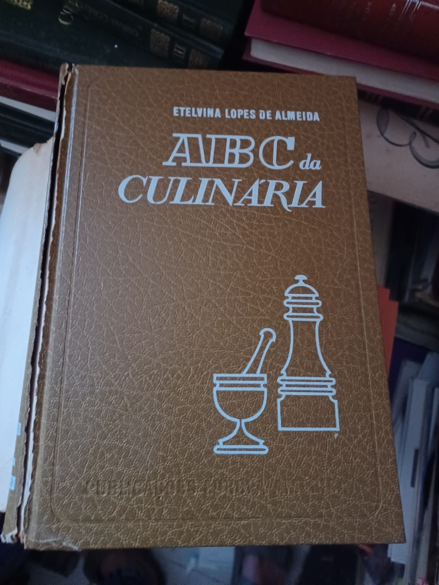 Pantagruel Primeira edição . O Livro de Ouro da Cozinha.