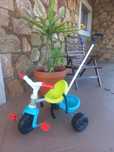 Triciclo move criança