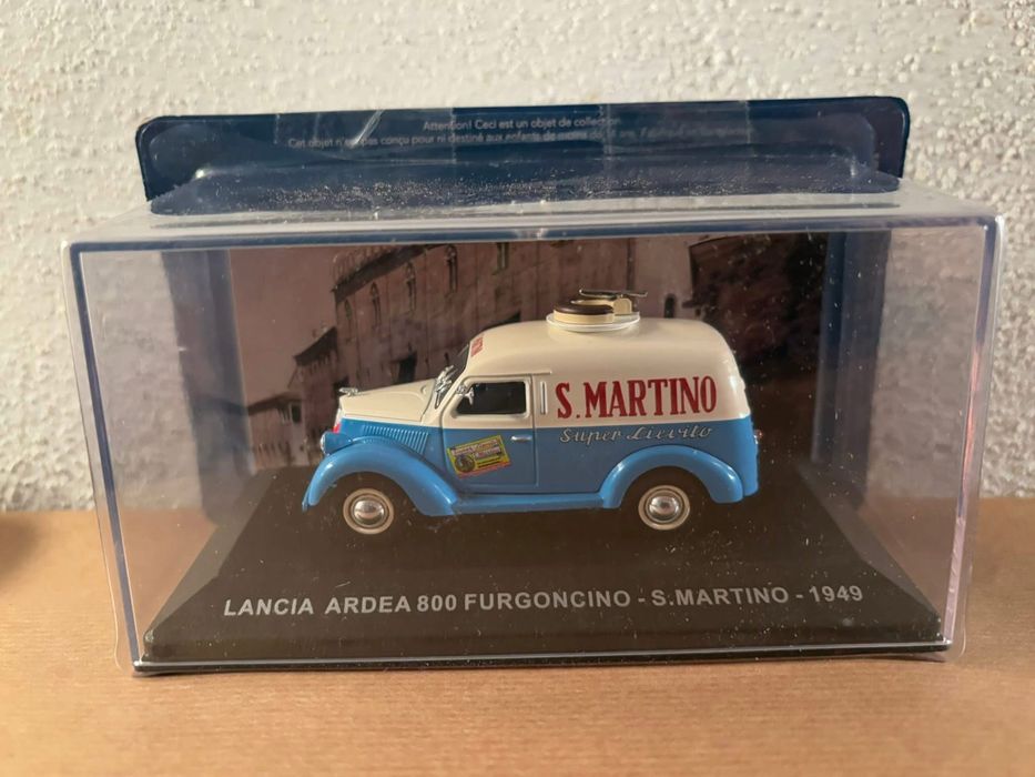 Veiculos de distribuição com publicidade miniaturas escala 1/43