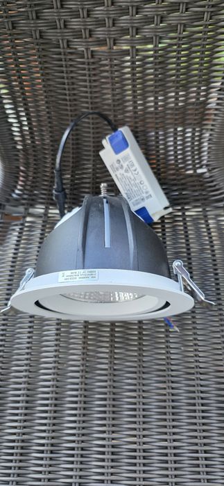 Lampy ledowe halogen wpuszczana w sufit