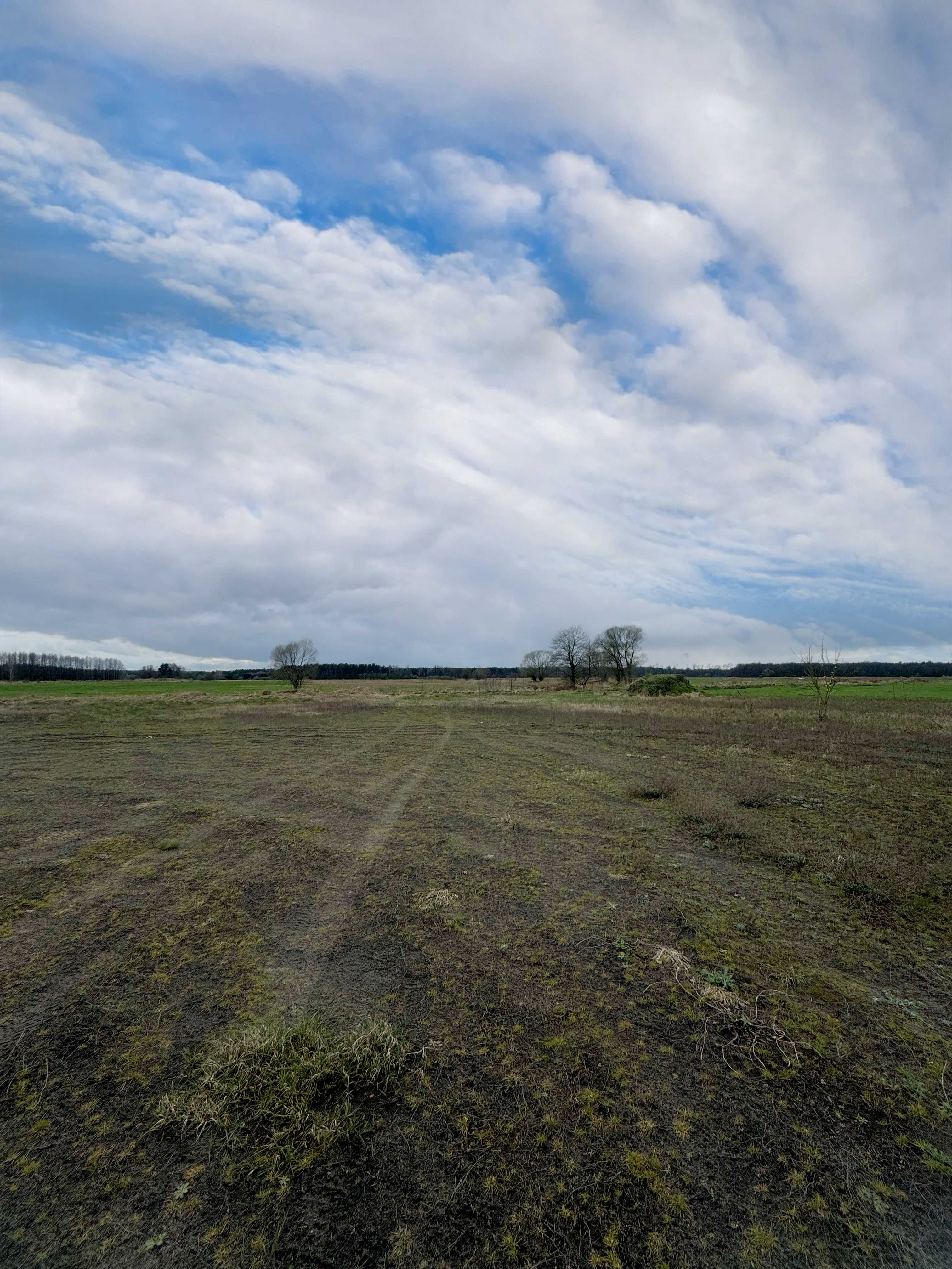 Działka rekreacyjno-budowlana z linią brzegową