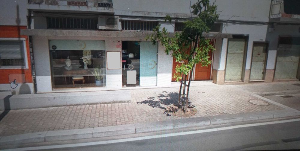 Loja na Av. da Carvalha à face da Rua para Comércio ou Serviços