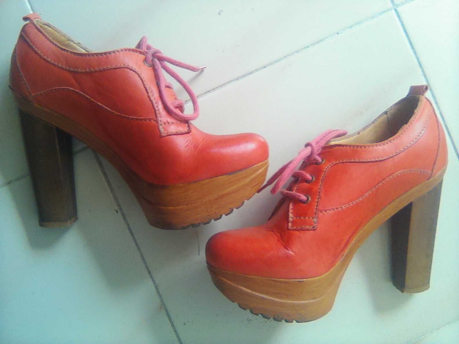 "  Sandálias / Sapatos"