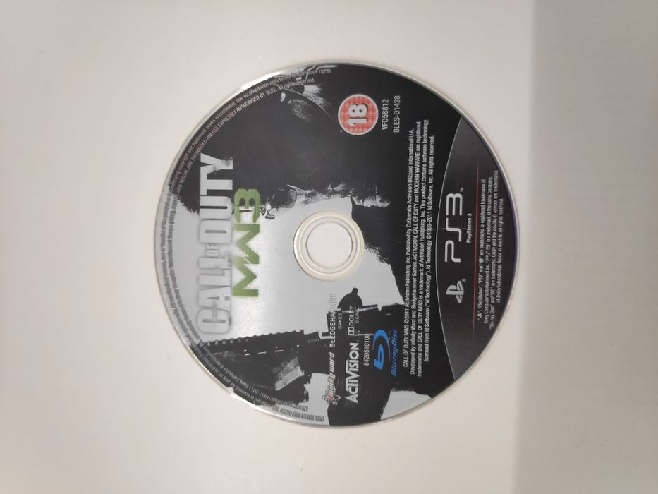 Consola PlayStation 3 (PS3) +2 comandos + jogo + 500Gb