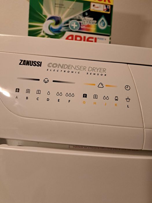 Сушильная машина для белья Zanussi б/у