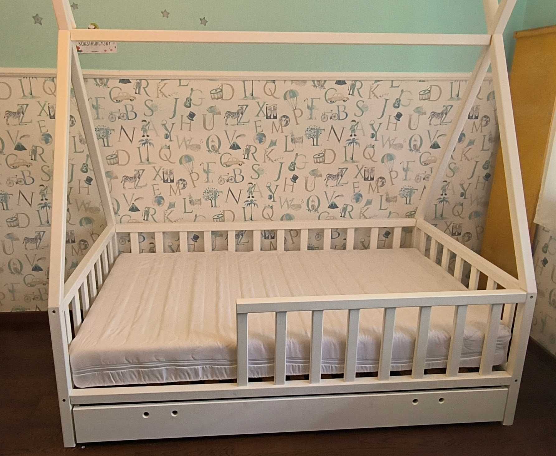 Łóżko, łóżeczko drewniane Tipi, białe 160x90 plus materac