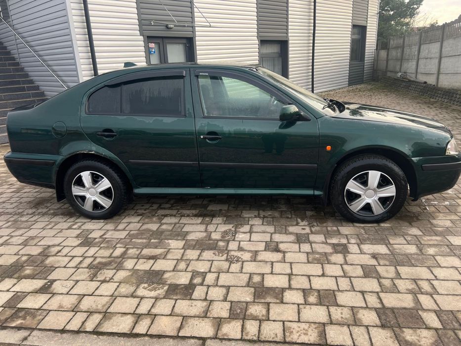 Авто Шкода Октавія Тур