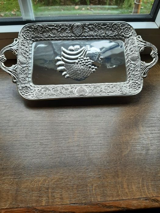 Taca metalowa,stylizowana.