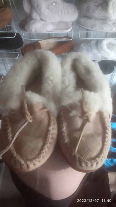 Продам тапки замшевые